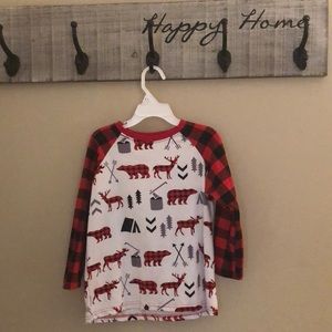 Boys Christmas shirt- worn once. Size large/5t